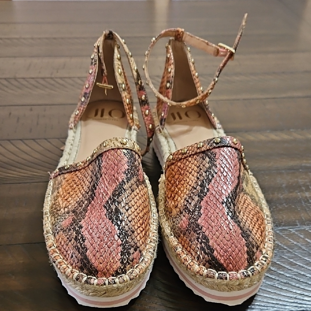 NWOT Chic J LO/Jennifer Lopez Espadrille Sandals with Pink and Tan Design